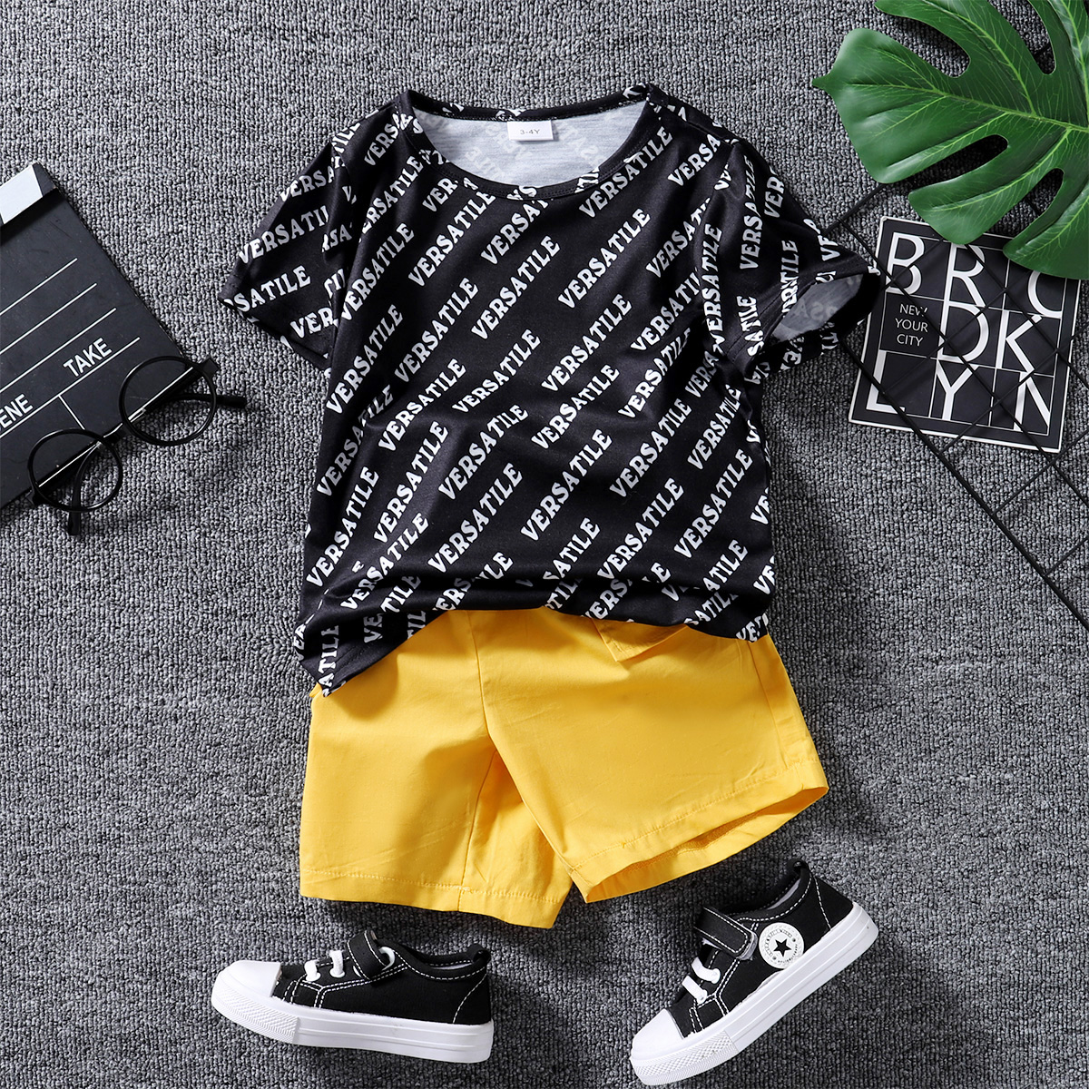 

2pcs Toddler Boy Casual Letter Print Tee and Belted Shorts Set