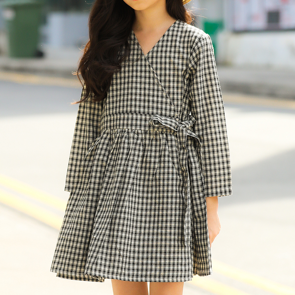 

Sassy V-neck Long-sleeve Plaid Dress
