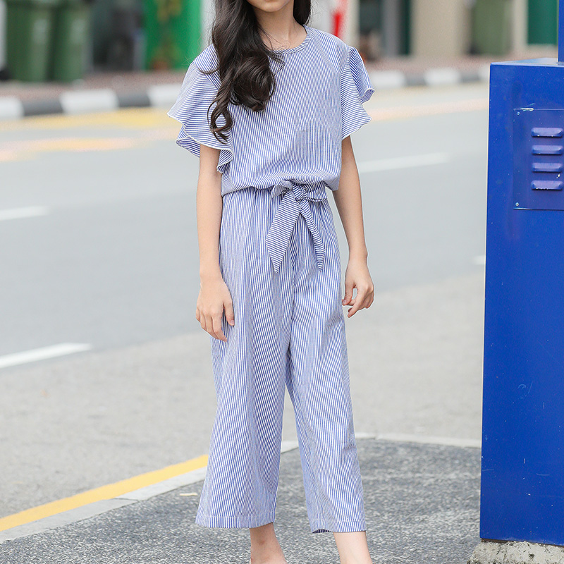 

Matching Flare-sleeve Tee and Pants Set for Kid