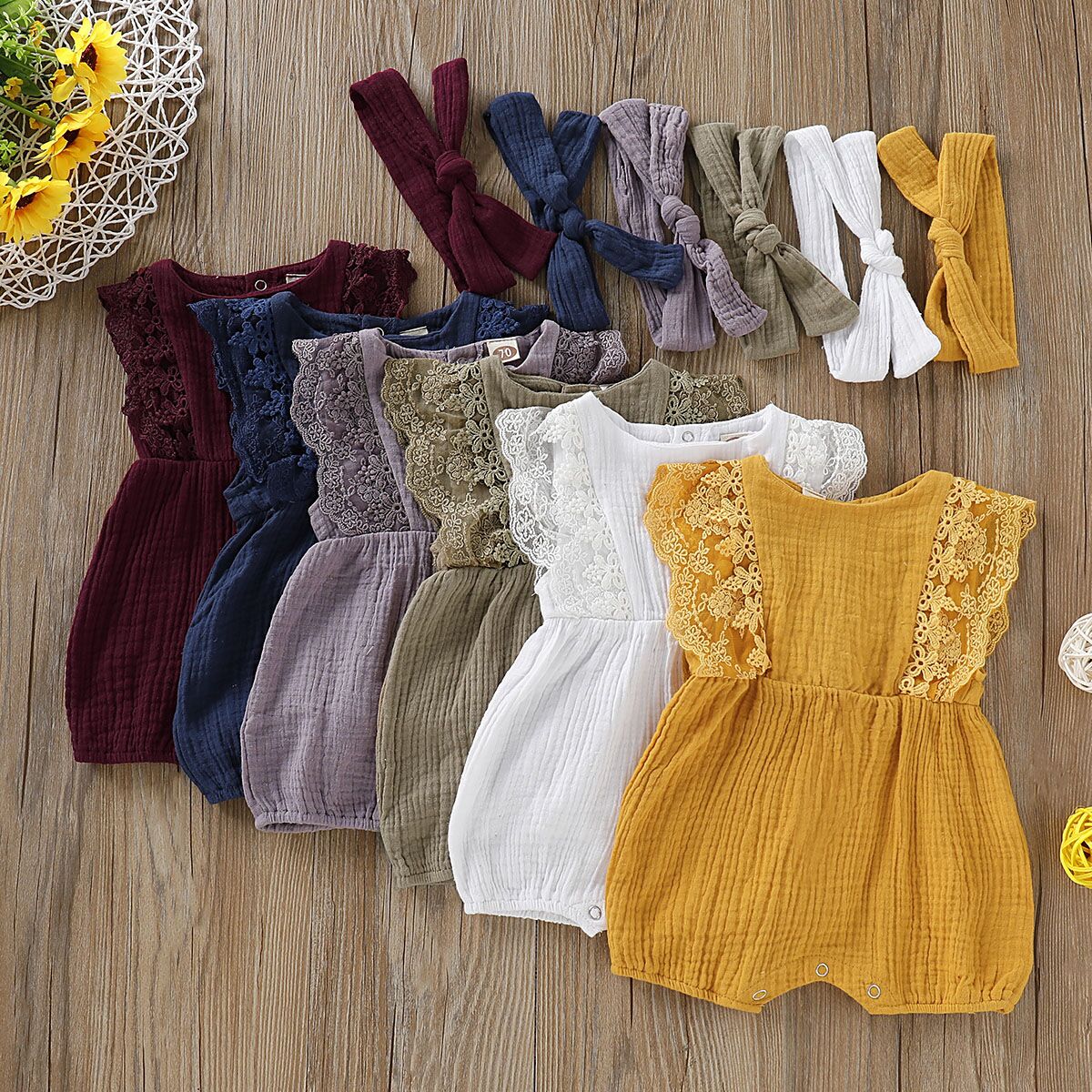 

Baby / Toddler Ruffled Lace Bodysuit and Bowknot Headband