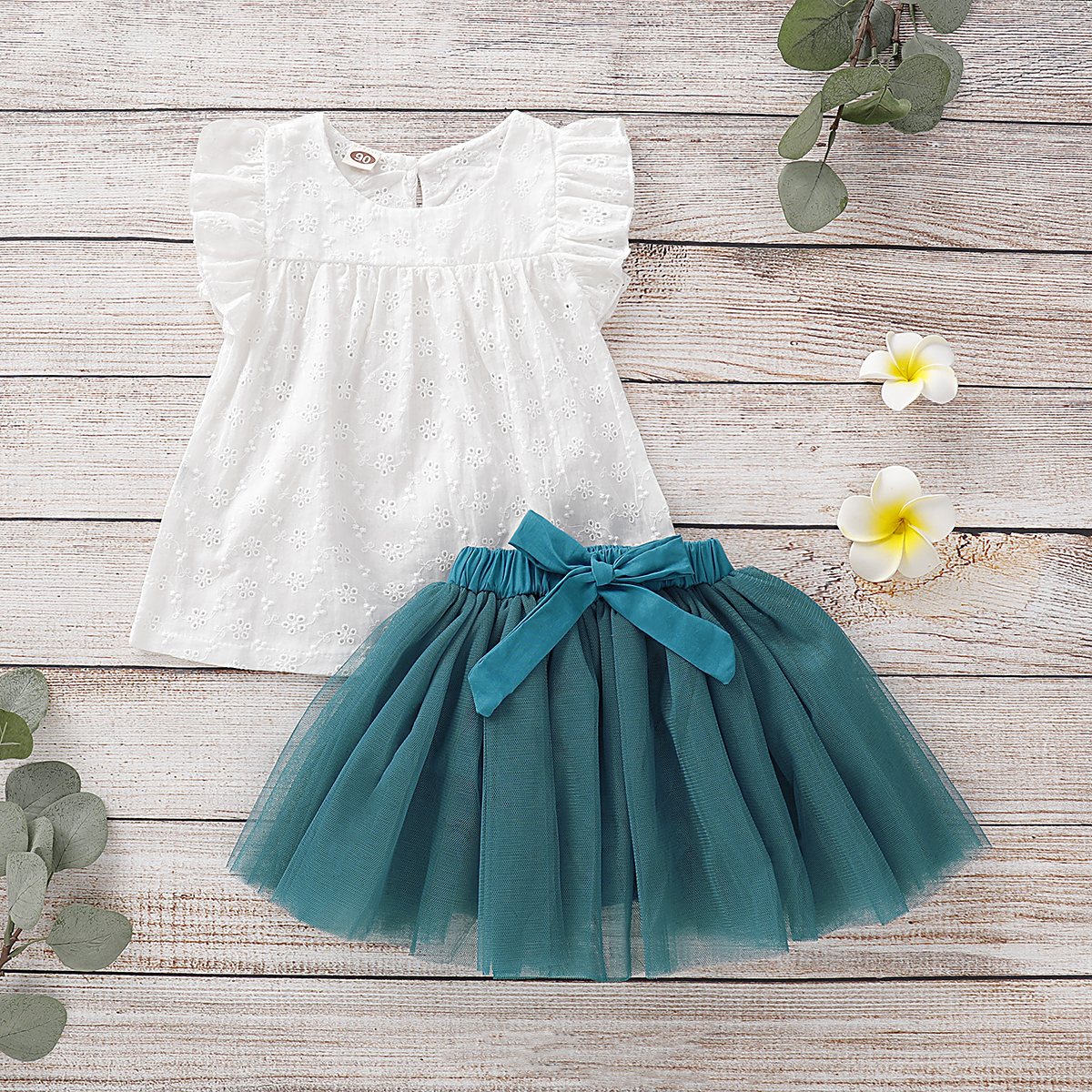 

Ruffle-sleeve Top and Tulle Skirt Set