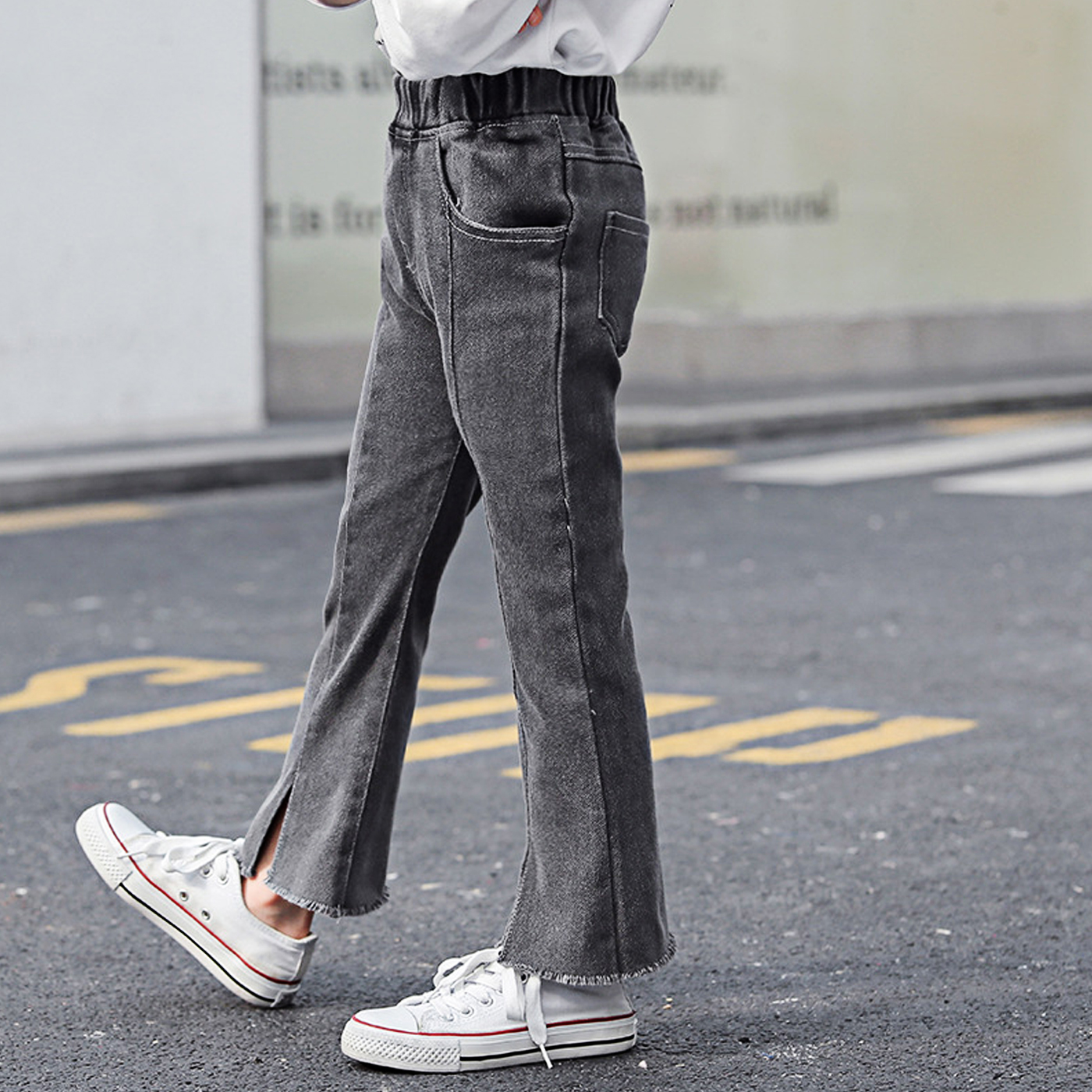 

Kid Girl Tasseled Split Jeans with Pocket