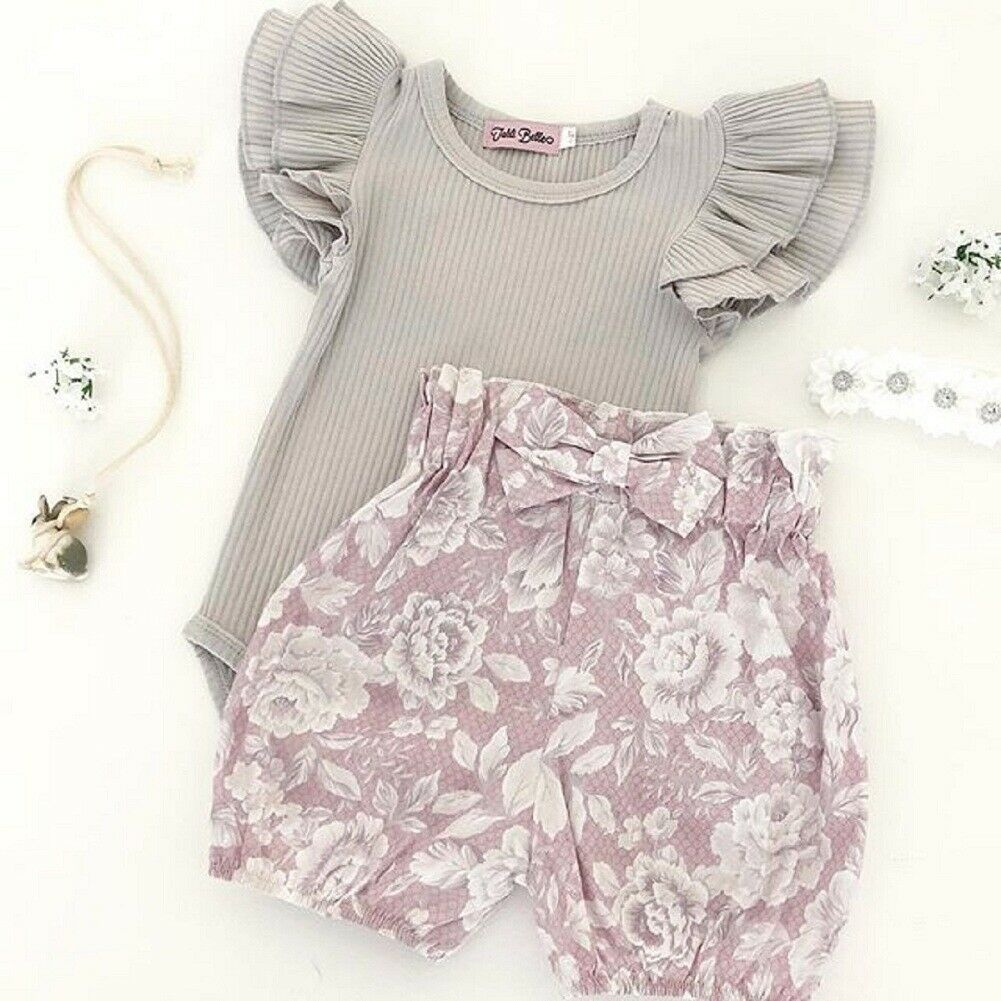 

Baby Girl Cotton Solid Flutter-sleeve Bodysuit and Bow Floral Shorts Set