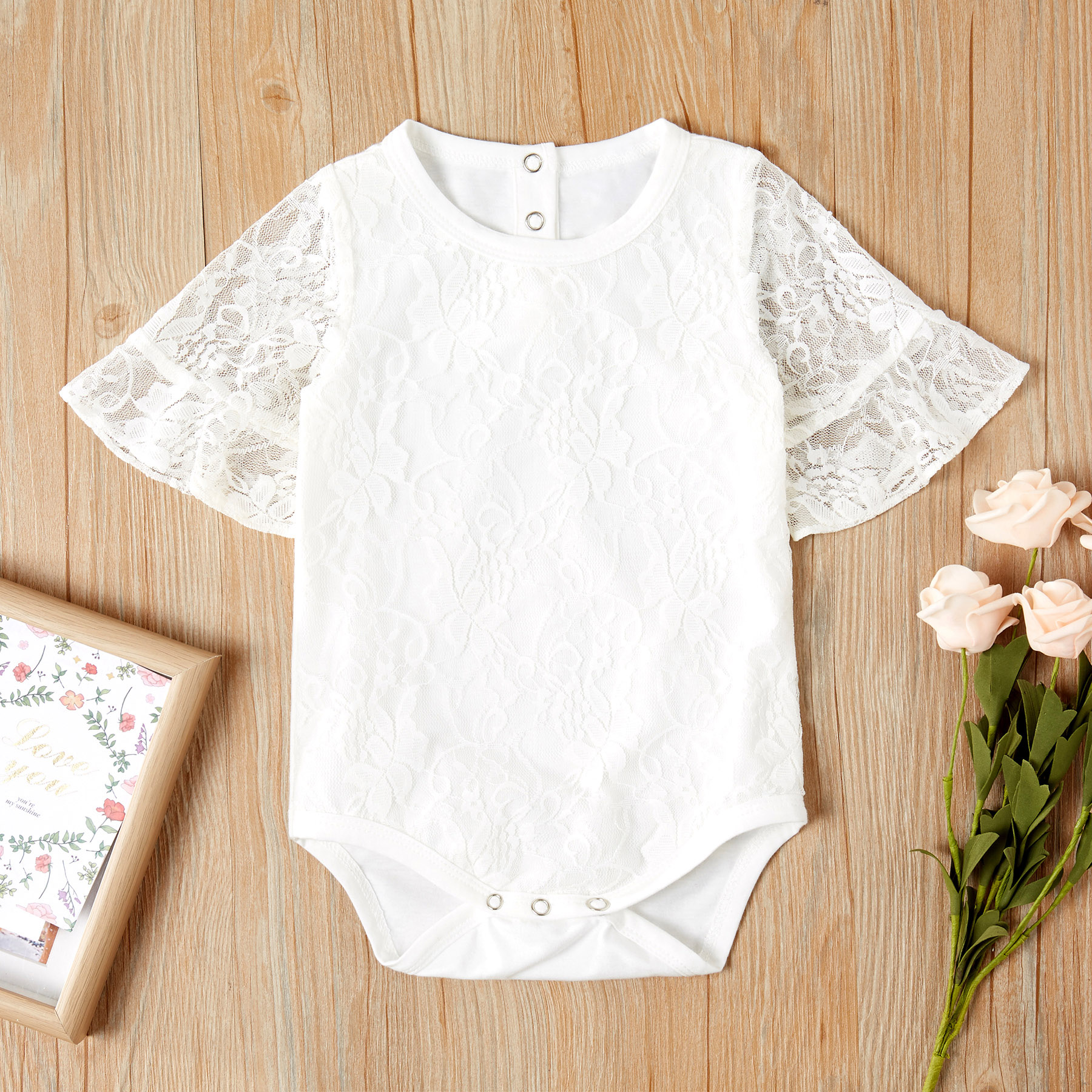 

Baby Girl Solid Lace Hollow Design Short-sleeve Romper