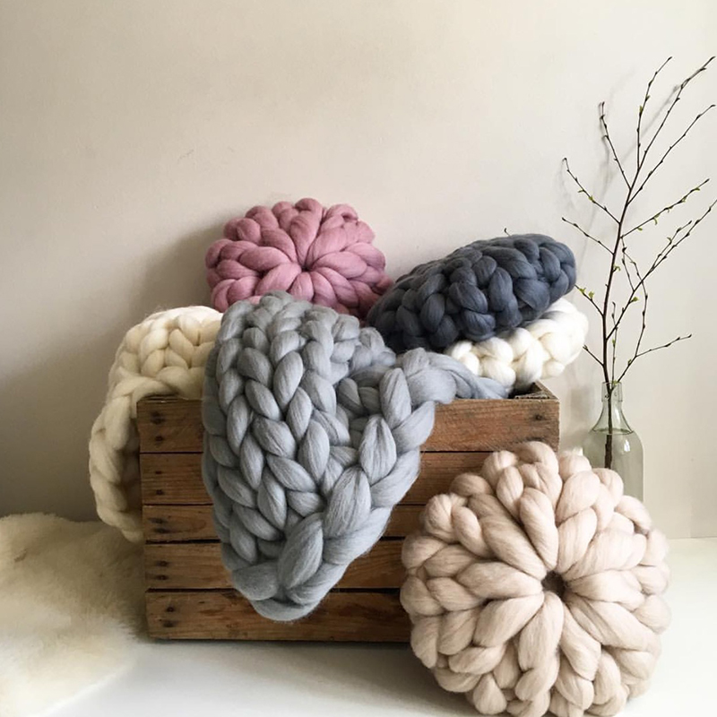 

Soft Knitting Design Round Pillowcase