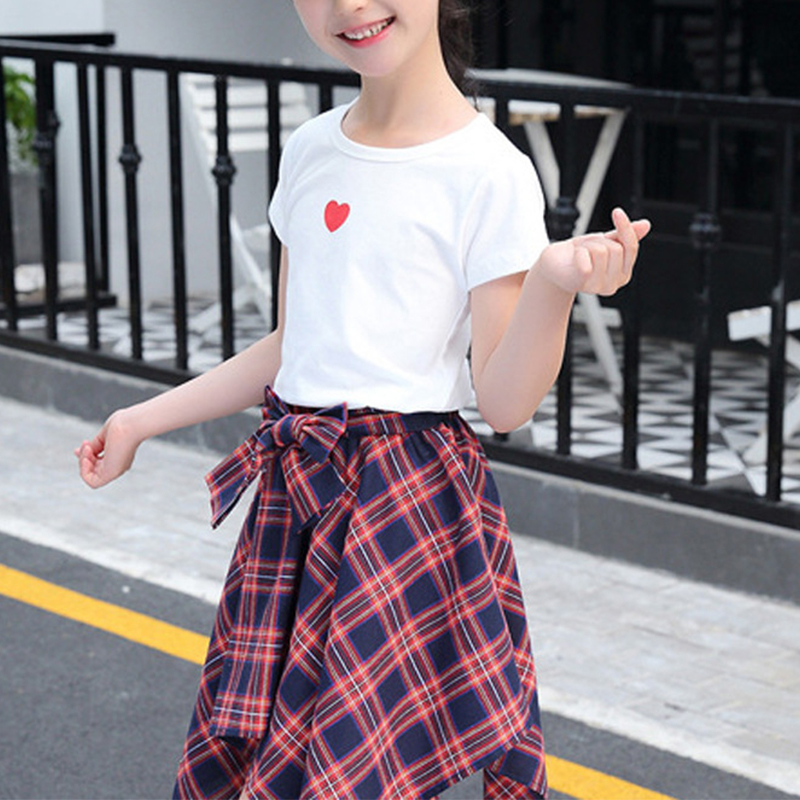 

Casual Heart Print Top and Plaid Skirt Set
