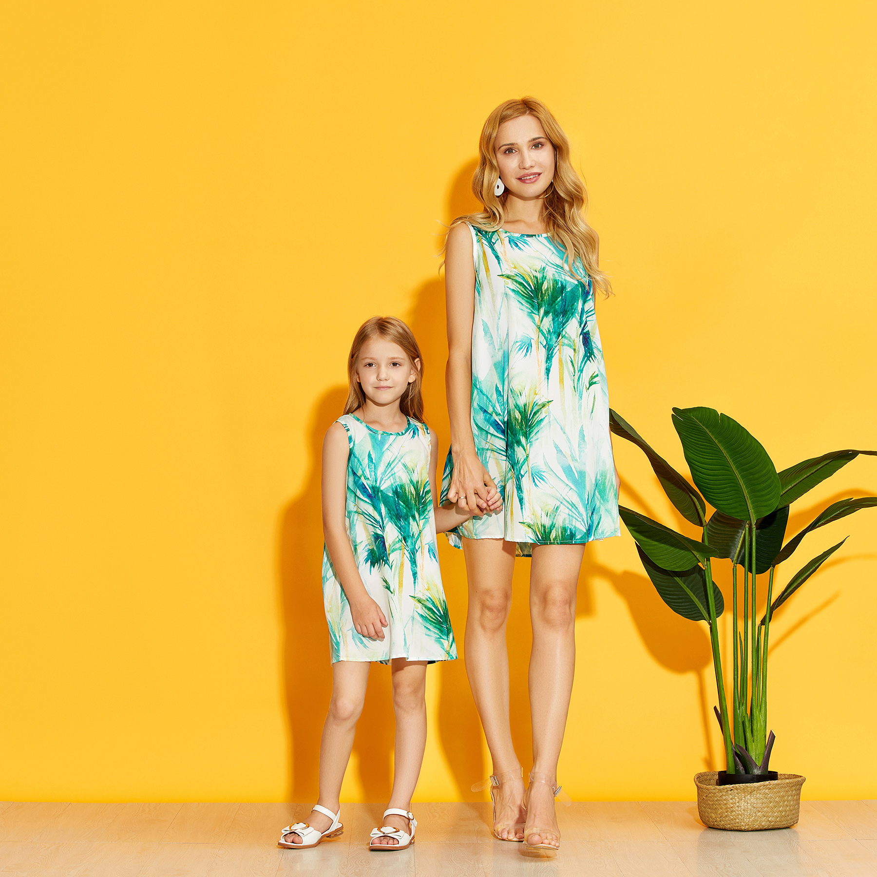 

Fresh Green Leaf Matching Dresses