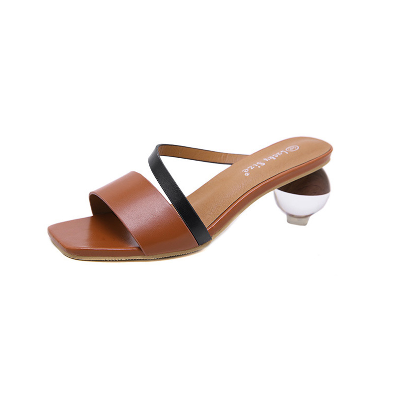

Fashionable Irregular Heel Sandals