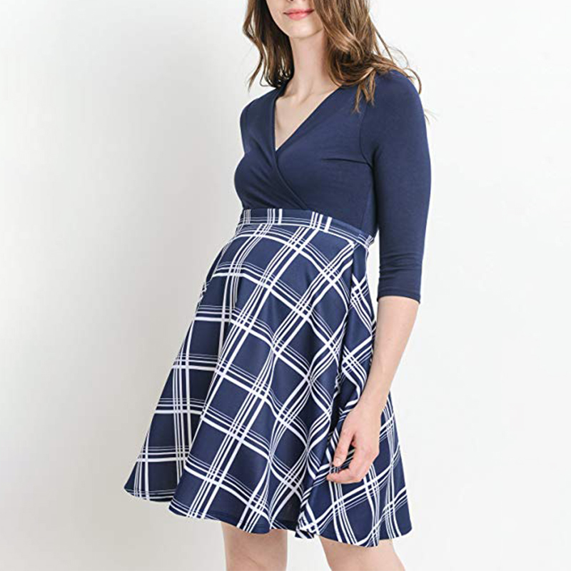 

Beautiful Floral Print Maternity Mini Dress