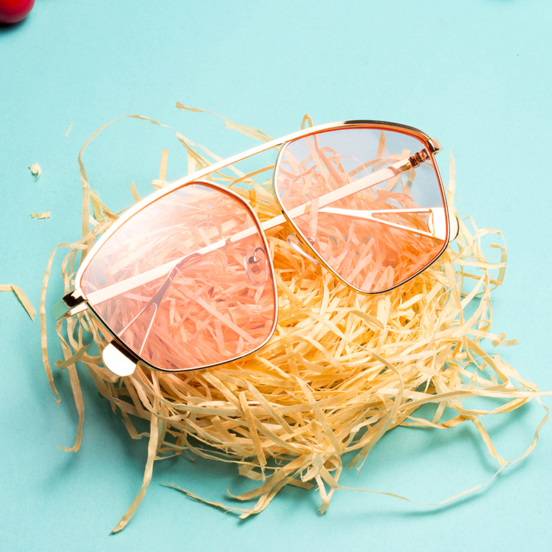 

Stylish Irregular Lens Polariscope Sunglasses