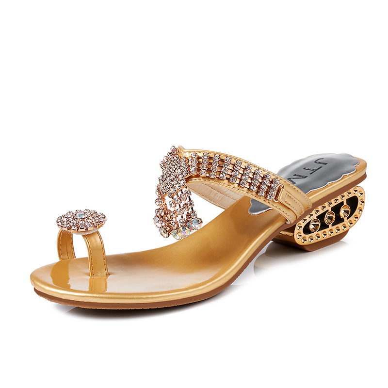 

Stylish Rhinestone Decor Sandals