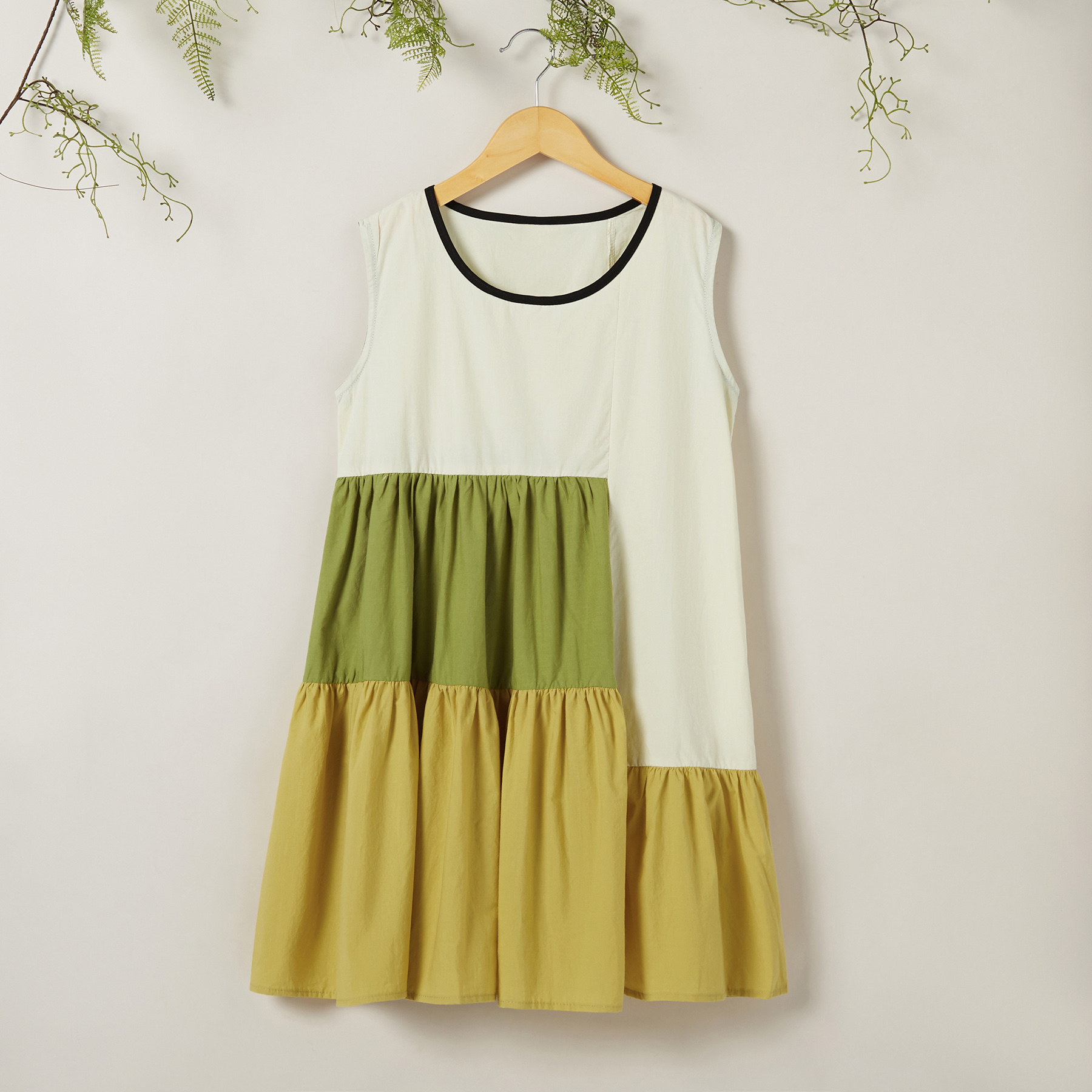 

Stylish Colorblock Sleeveless Dress