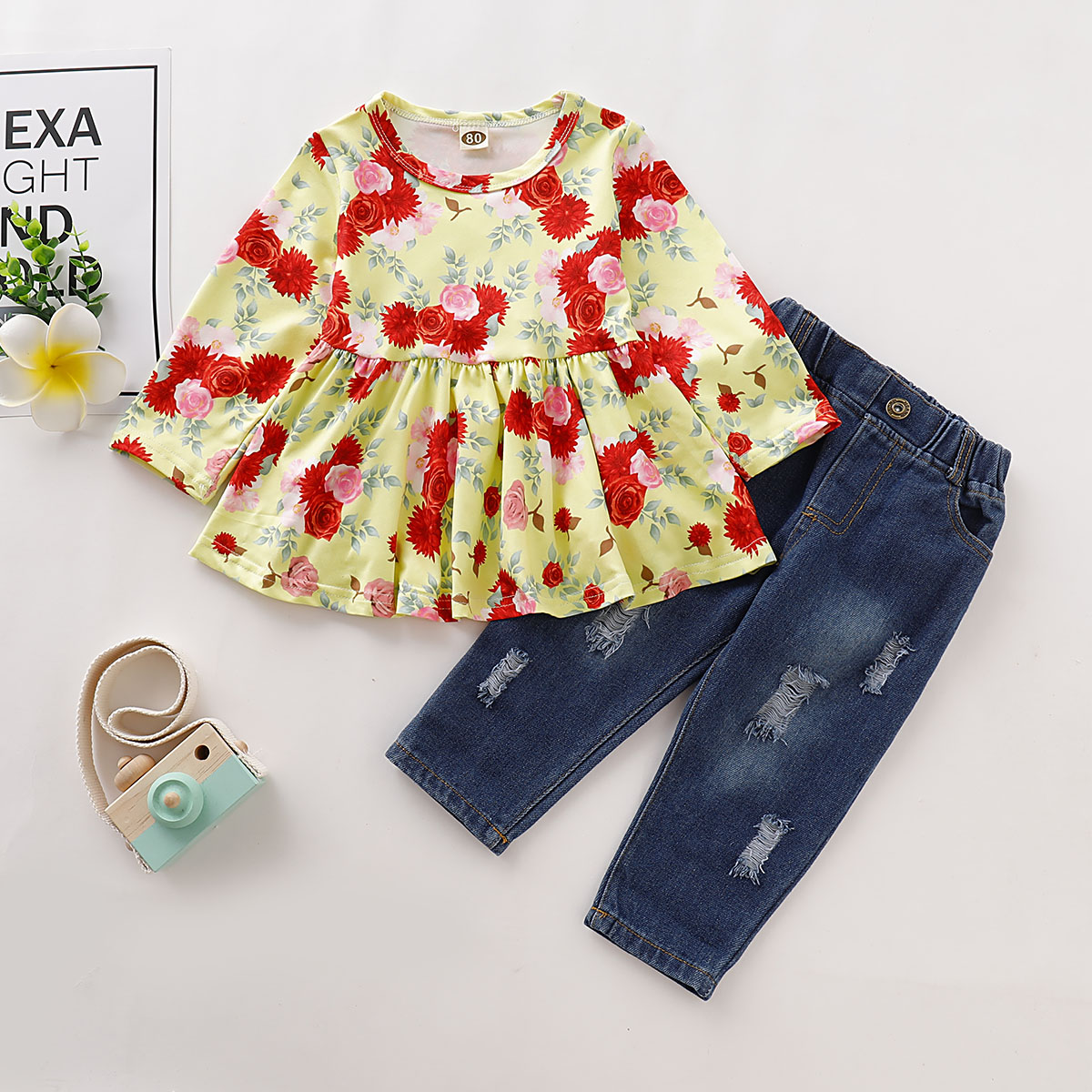 

Baby / Toddler Pretty Floral Print Long-sleeve Top and Ripped Denim Pants Set