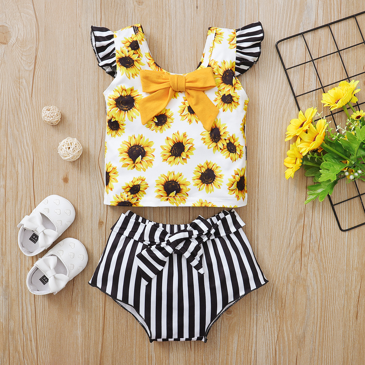 

2pcs Baby Girl Sweet Floral Baby's Sets