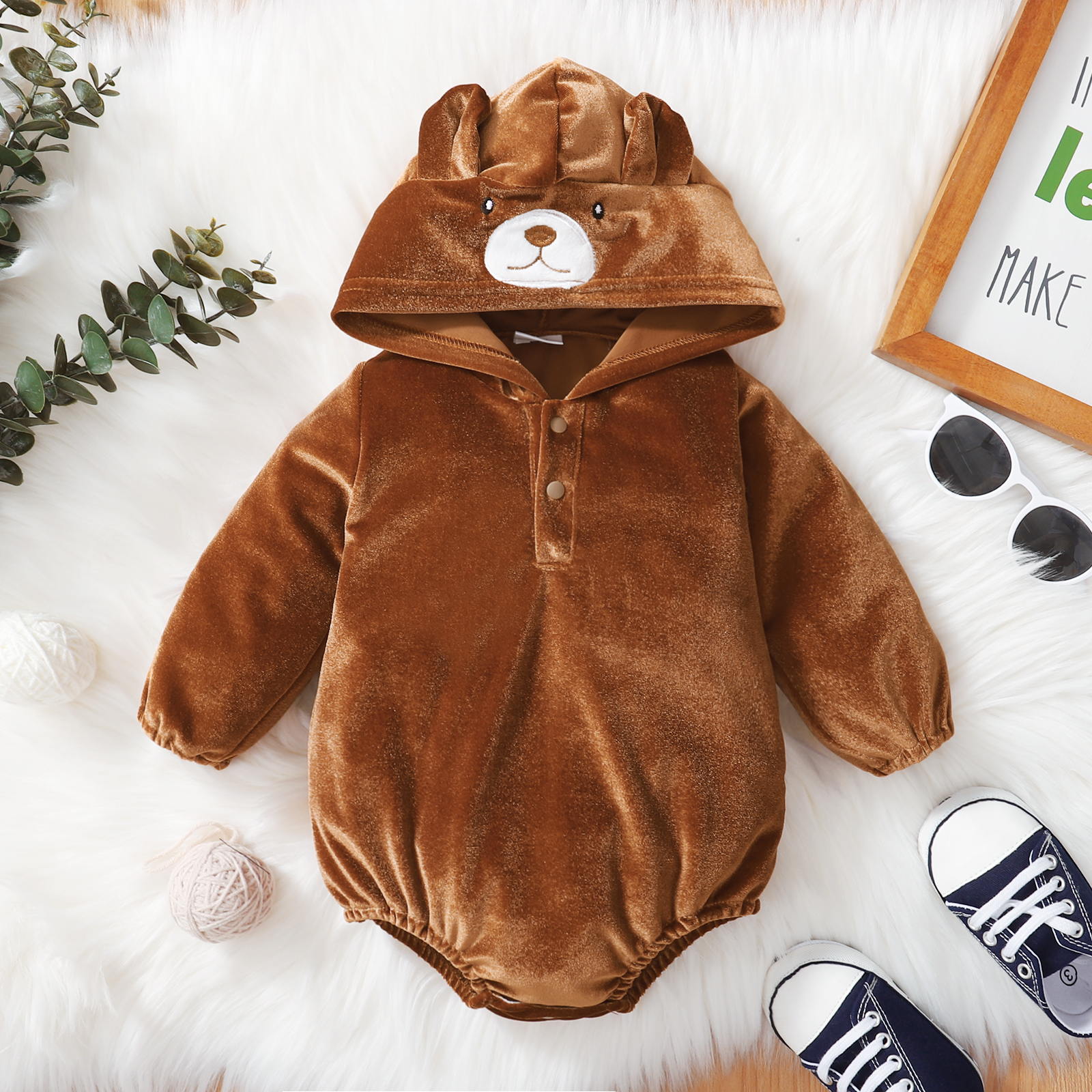 

Bear Design 3D Ear Decor Fleece Hooded Long-sleeve Brown Baby Romper