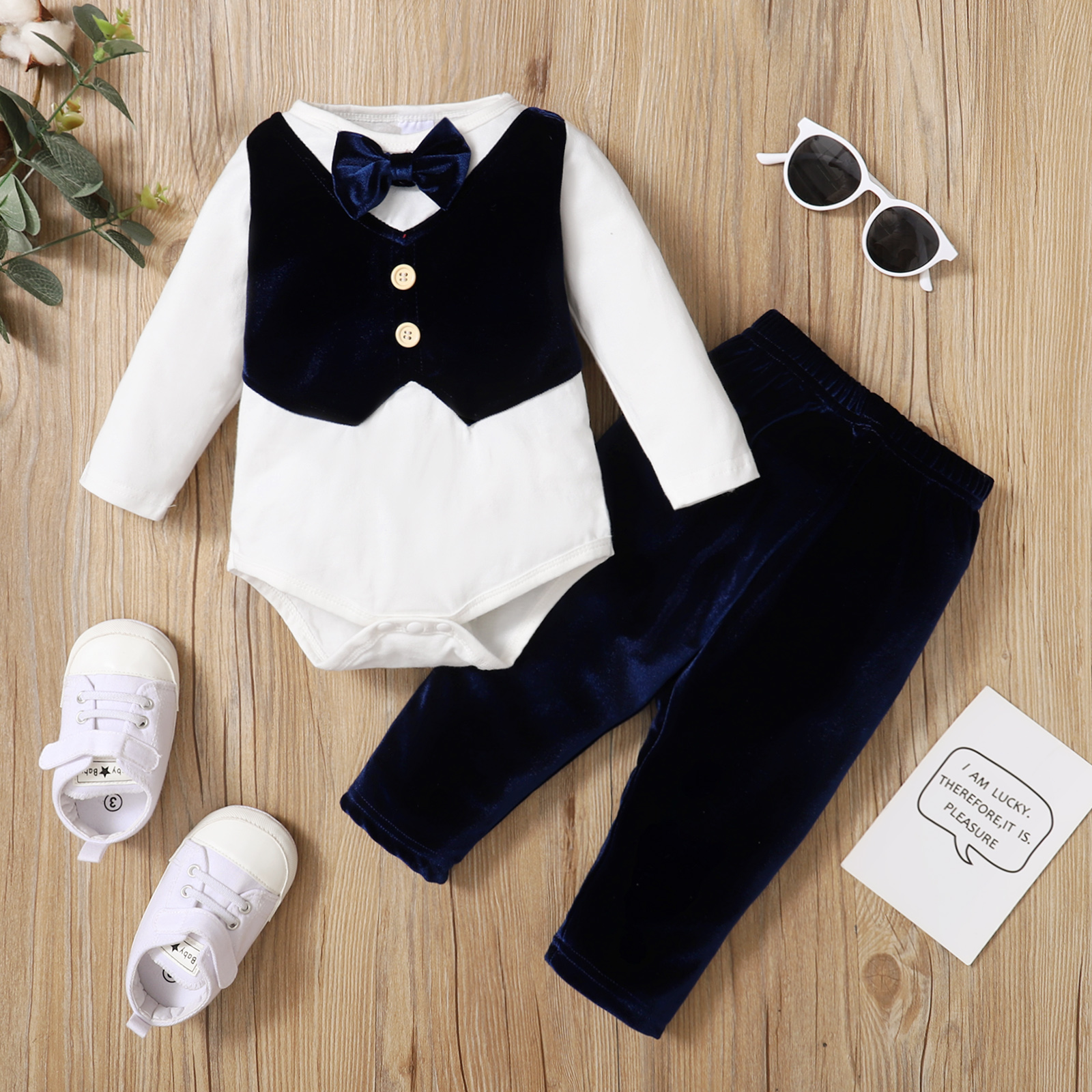 

2pcs Gentleman Baby Velvet Long-sleeve Bow Tie Romper Set