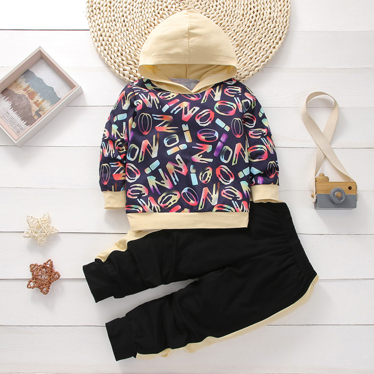

2-piece Toddler Boy Letter Print Colorblock Hoodie Sweatshirt and Pants Set