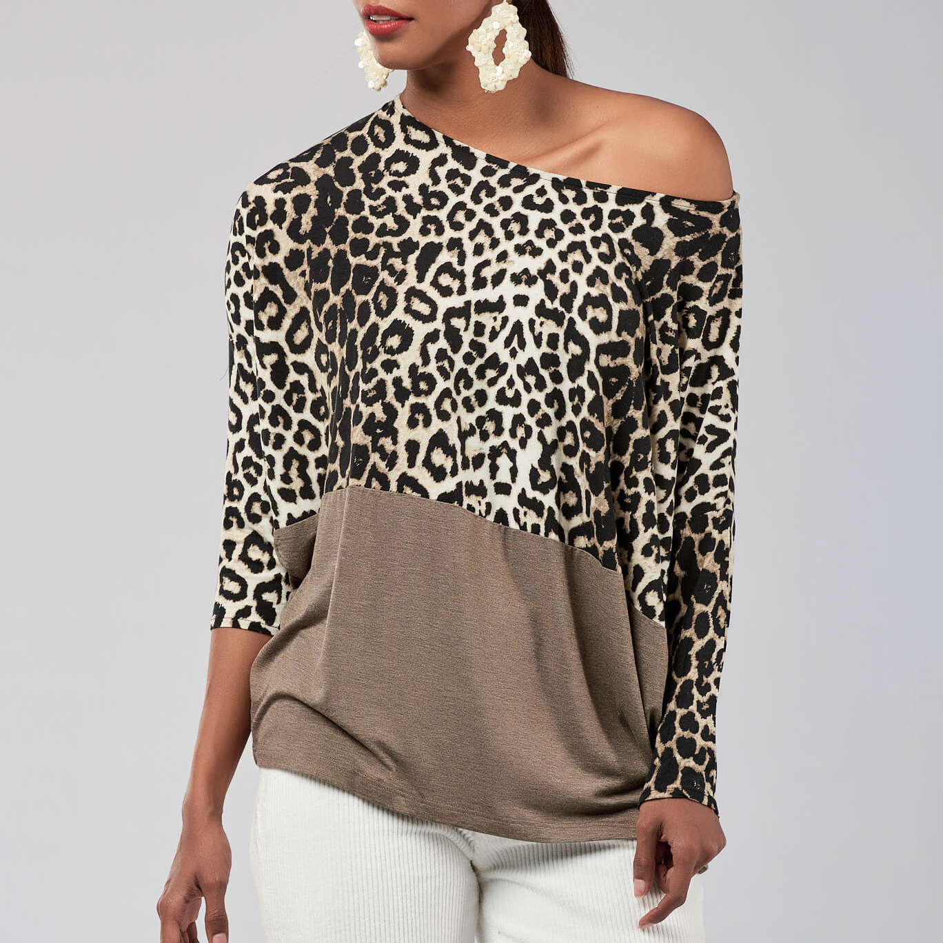 

Loose Leopard Print One Shoulder Tee