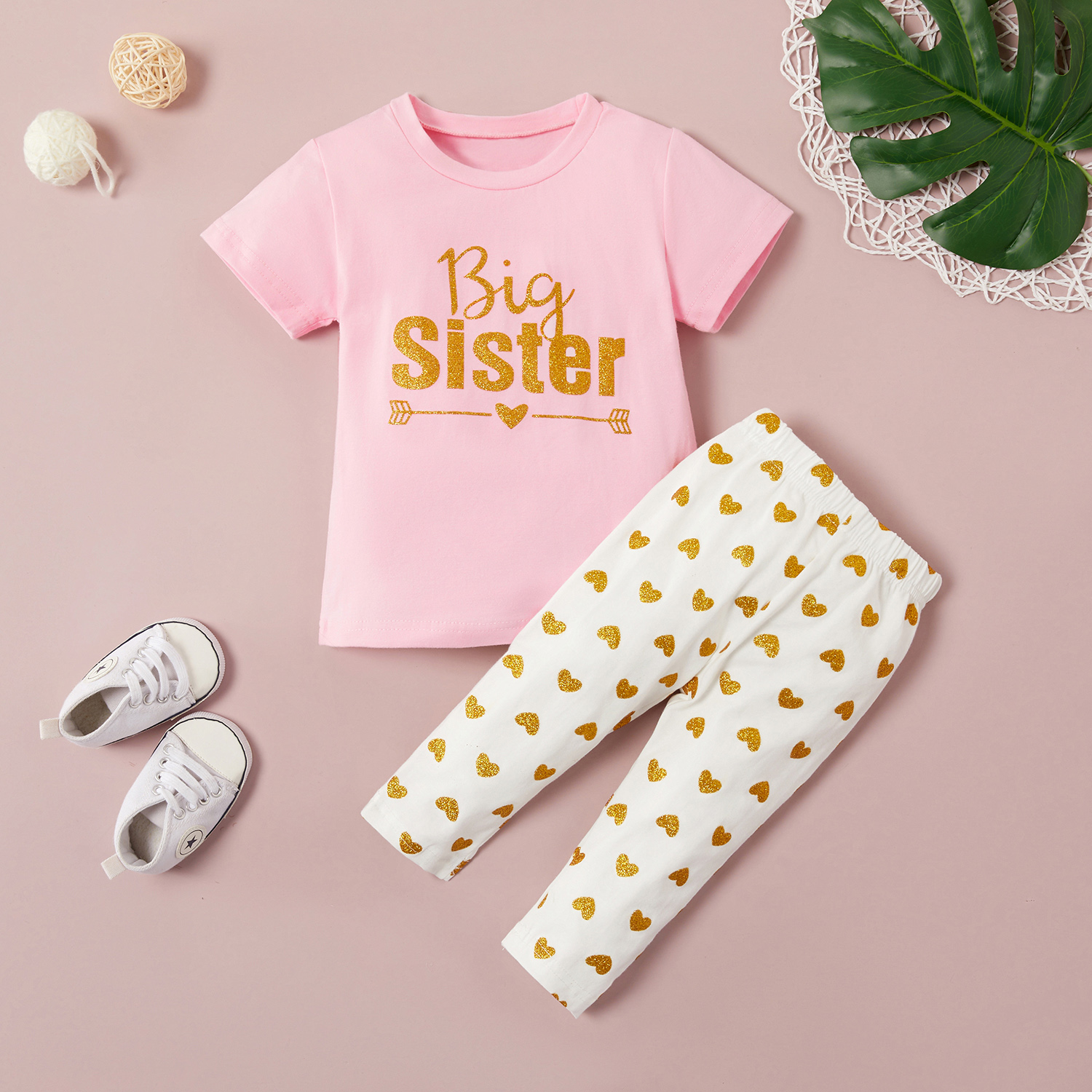 

Letter Print Short-sleeve Tee and Heart Print Pants Set