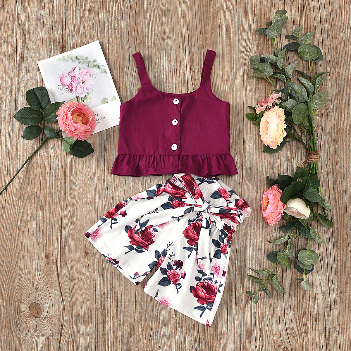

Baby Girl Solid Tank Top and Flower Allover Shorts Set (No Shoes )