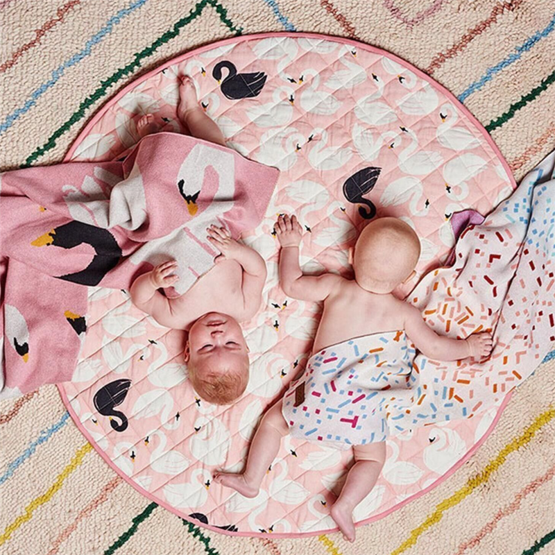 

Swan Print Play Mat for Baby