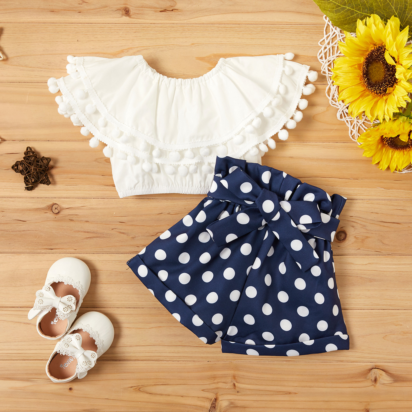 

Baby Comfy Flounced Collar Dots Print Top and Shorts Set