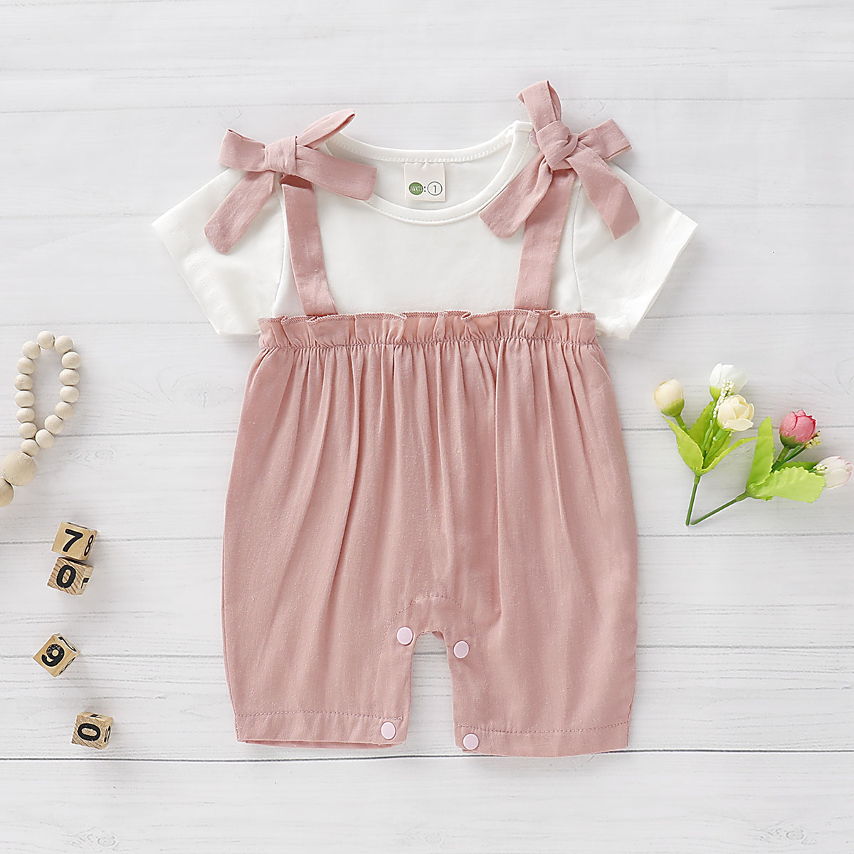 

Baby Solid Bowknot Decor Bodysuit