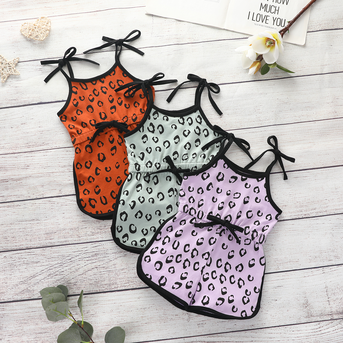 

Leopard Print Bow Decor Sleeveless Baby Romper