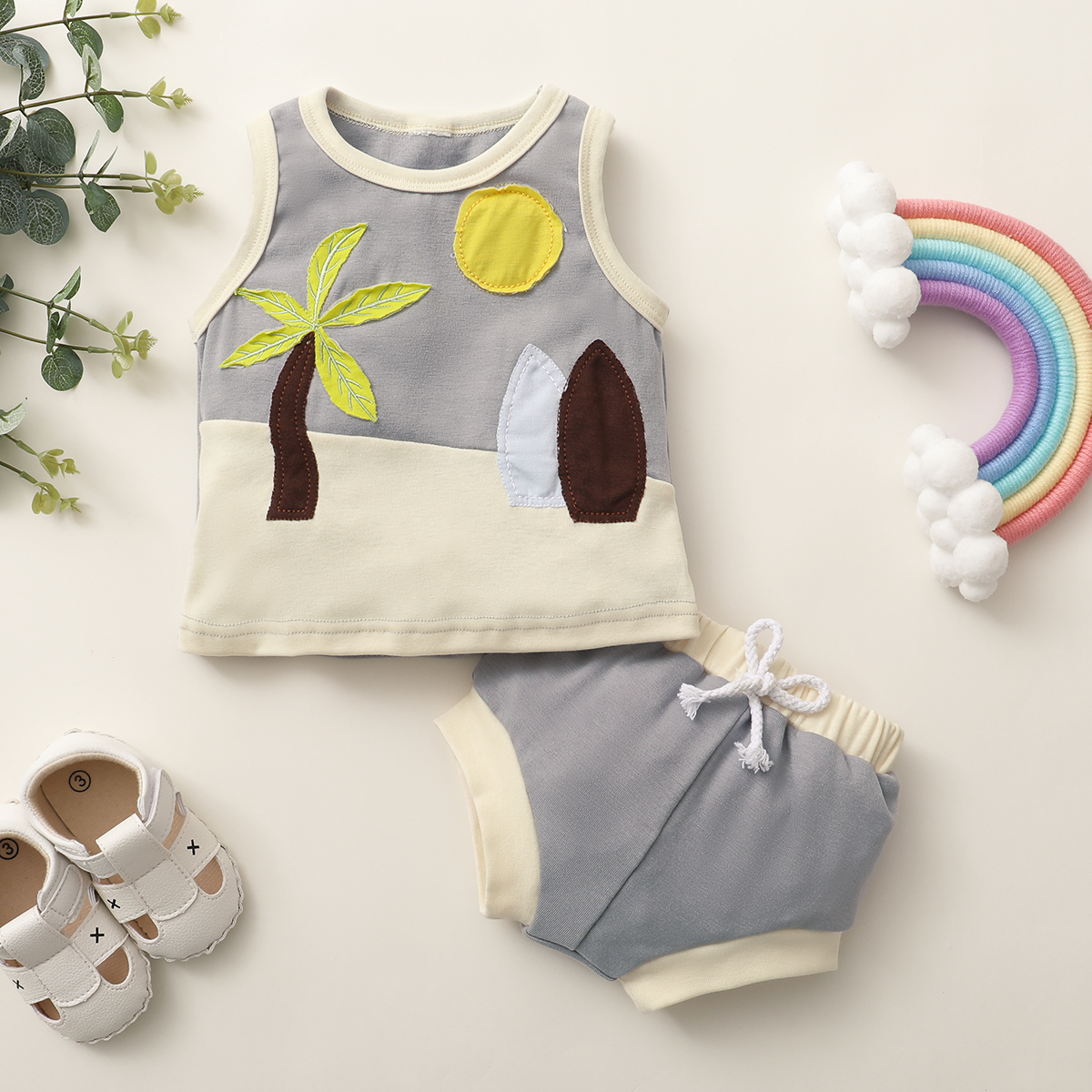 

2pcs Cartoon Patch Color Block Sleeve Baby Tank Set