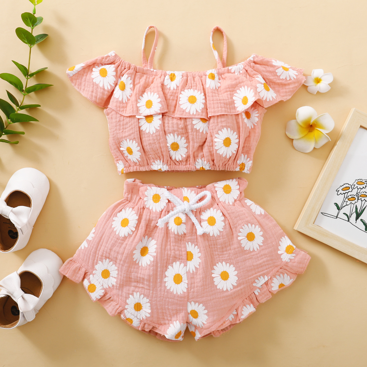 

2-piece Toddler Girl Floral Print/Polka dots Ruffle Collar Off Shoulder Tank Top and Bow Decor Shorts Set