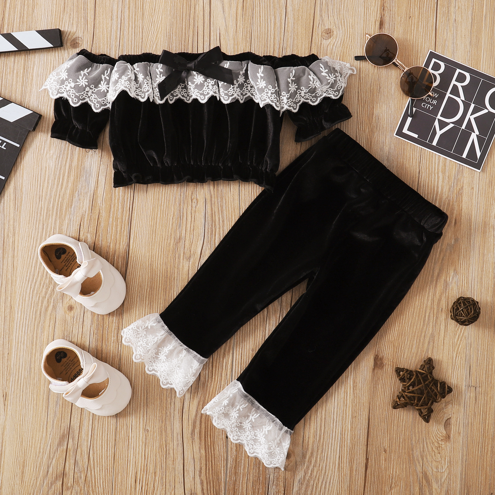 

2pcs Lace and Bowknot Decor Off Shoulder Black Baby Set