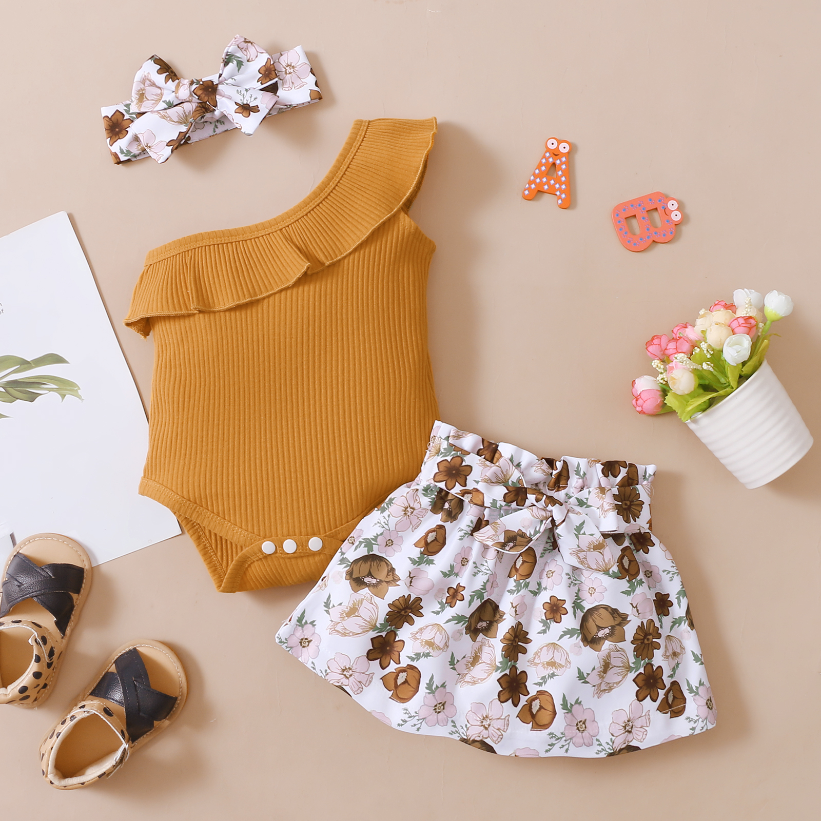 

3pcs Floral Print Bowknot Decor One Shoulder Baby Set