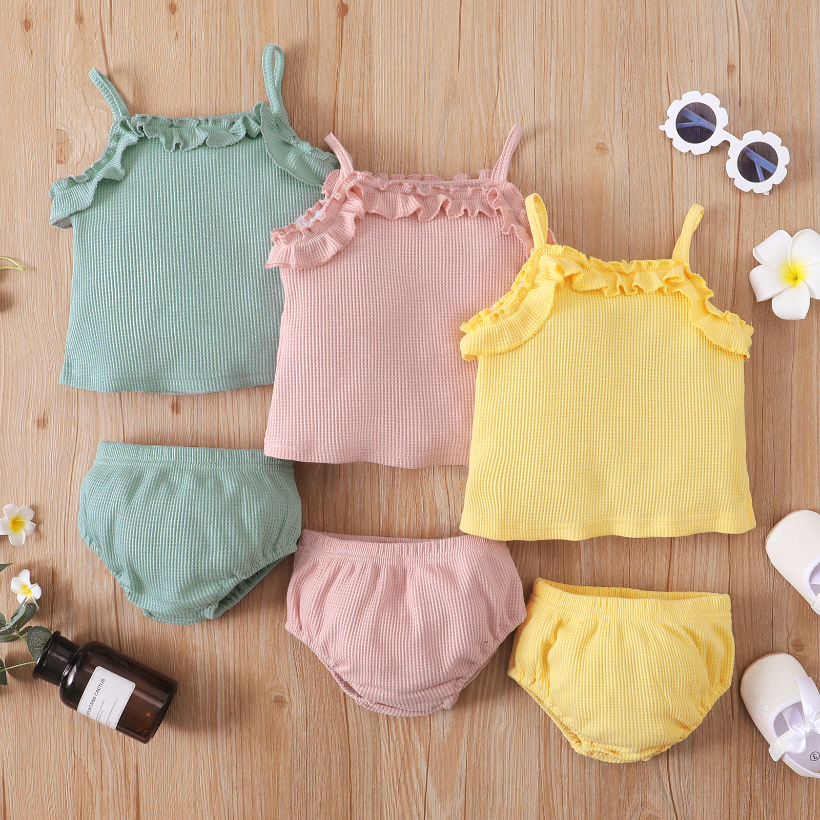

2pcs Solid Ruffle Decor Sleeveless Baby Set