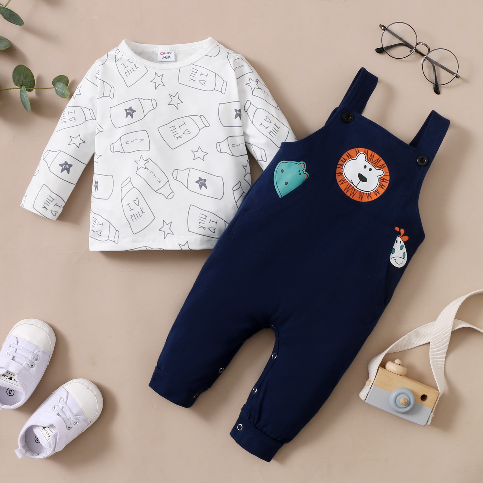

2pcs Baby Cartoon Milk Bottle Print Long-sleeve Cotton T-shirt and Overalls Set