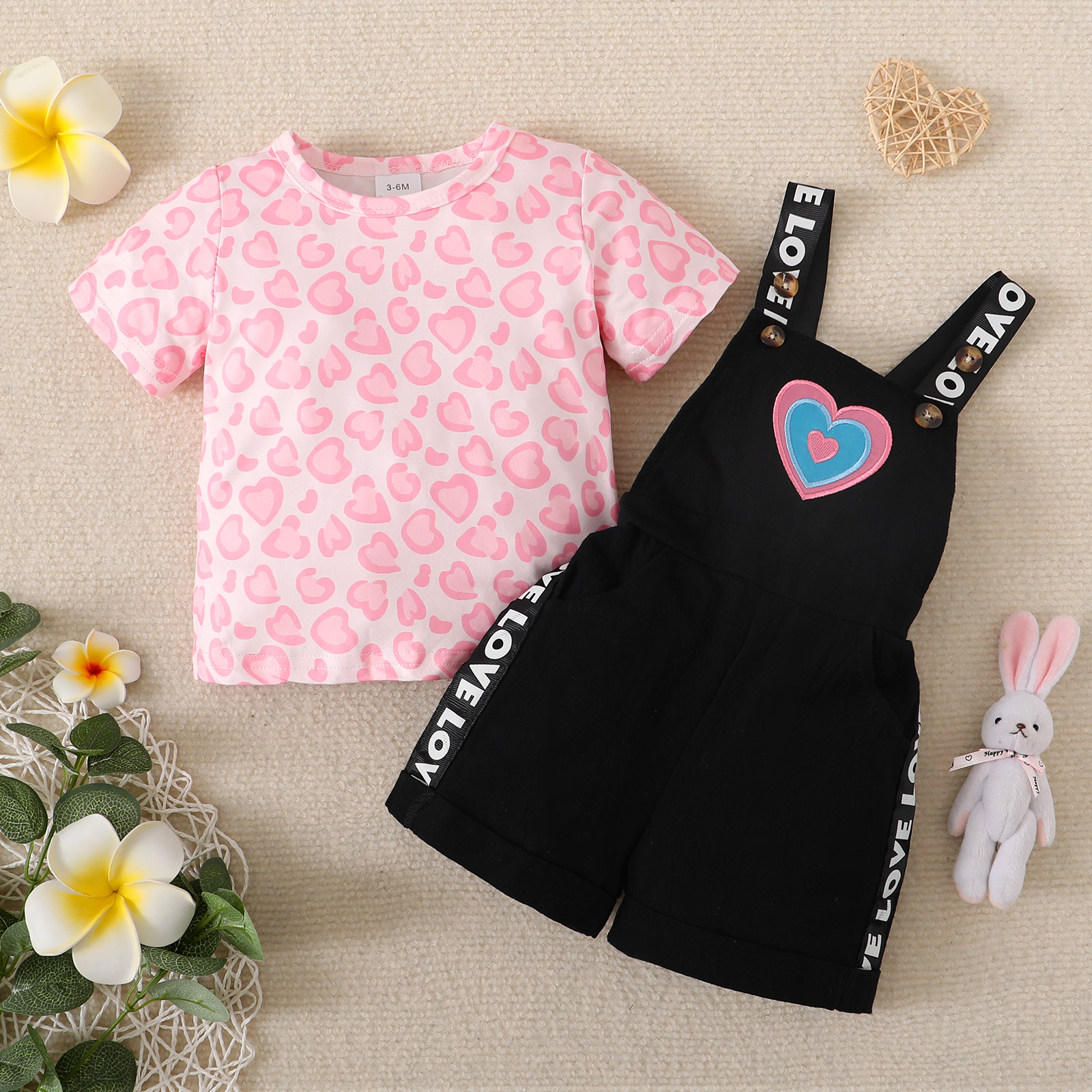 

2pcs Baby Girl Cotton Short-sleeve All Over Love Heart Print Tee and Overalls Shorts Set