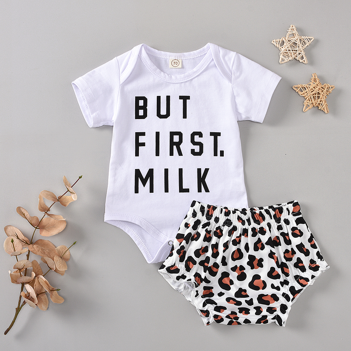 

Baby Letter Print Romper and Leopard PP Shorts Set