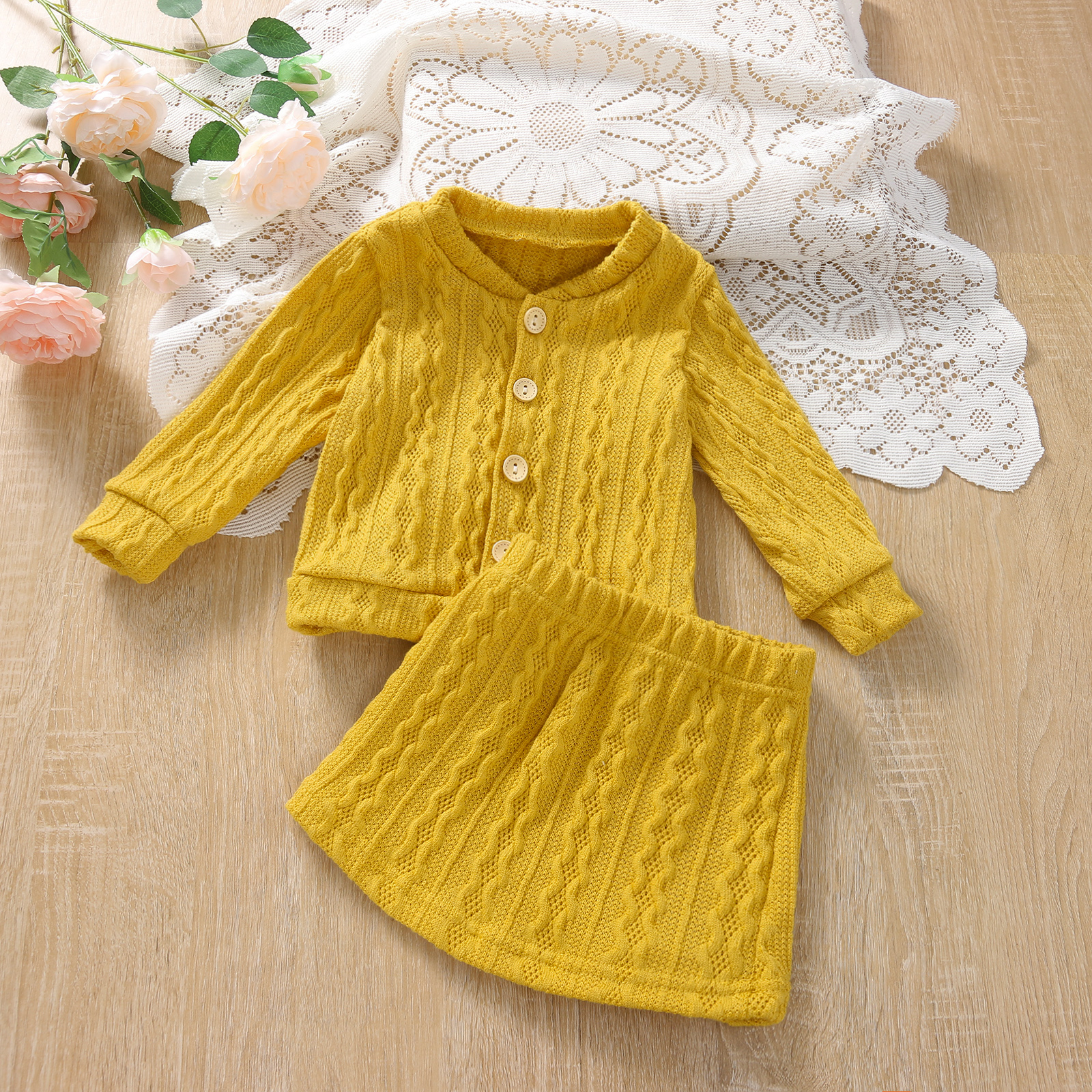 

2pcs Solid Knitted Long-sleeve Yellow Baby Set