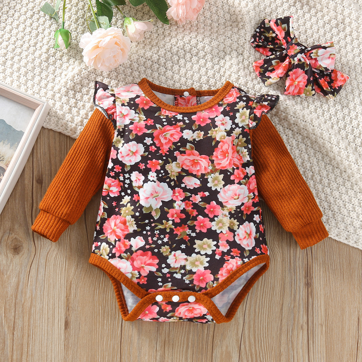 

Baby 2pcs Floral Print Ribbed Cotton Long-sleeve Baby Romper