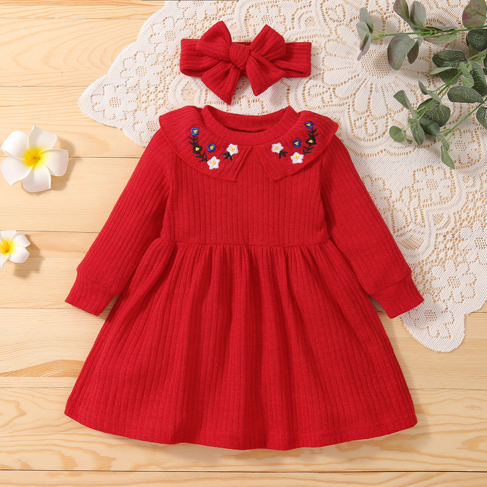 

2pcs Floral Embroidered Ruffle Solid Long-sleeve Baby Knitted Cotton Dress Set
