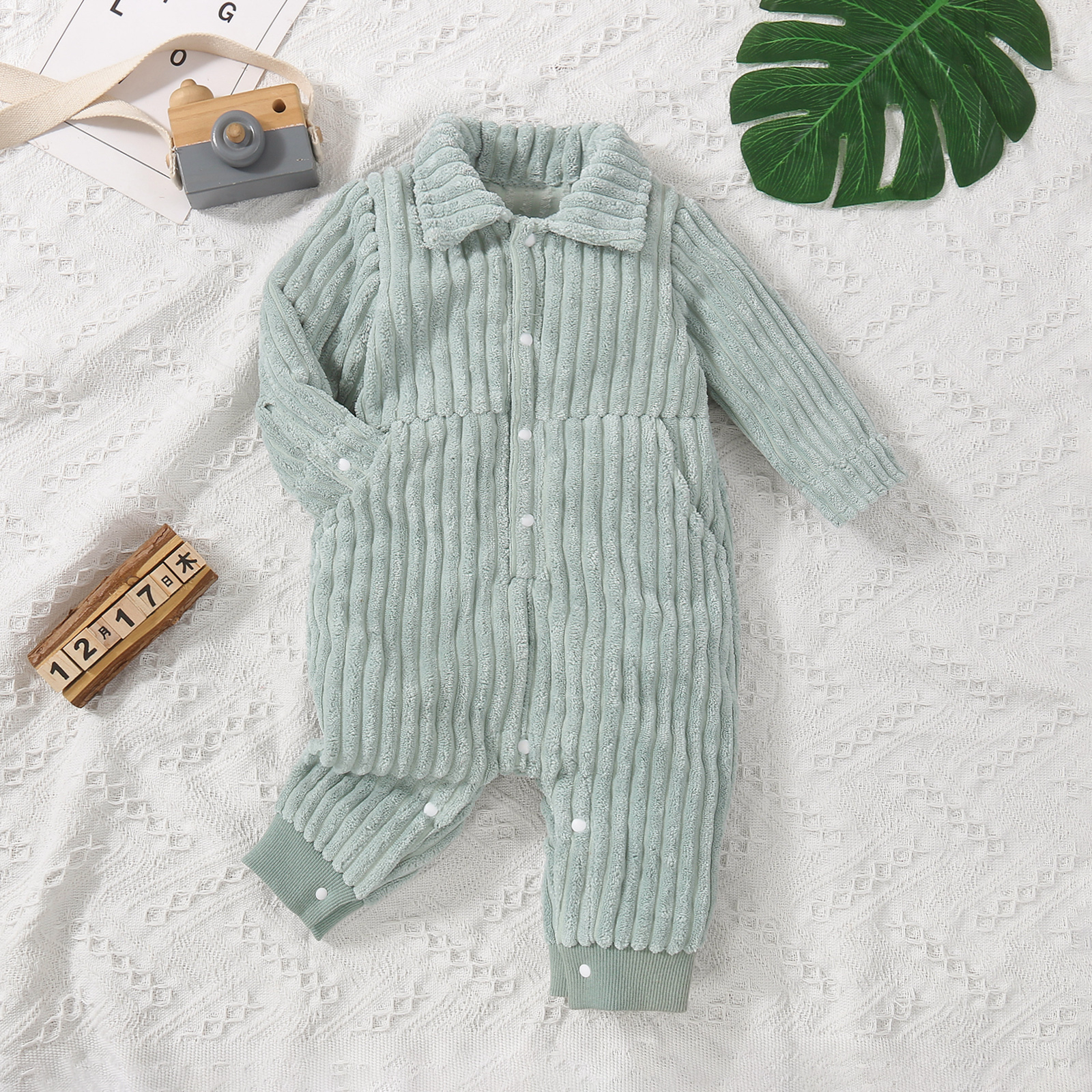 

Solid Ribbed Lapel Long-sleeve Thickened Cotton Baby Jumpsuit