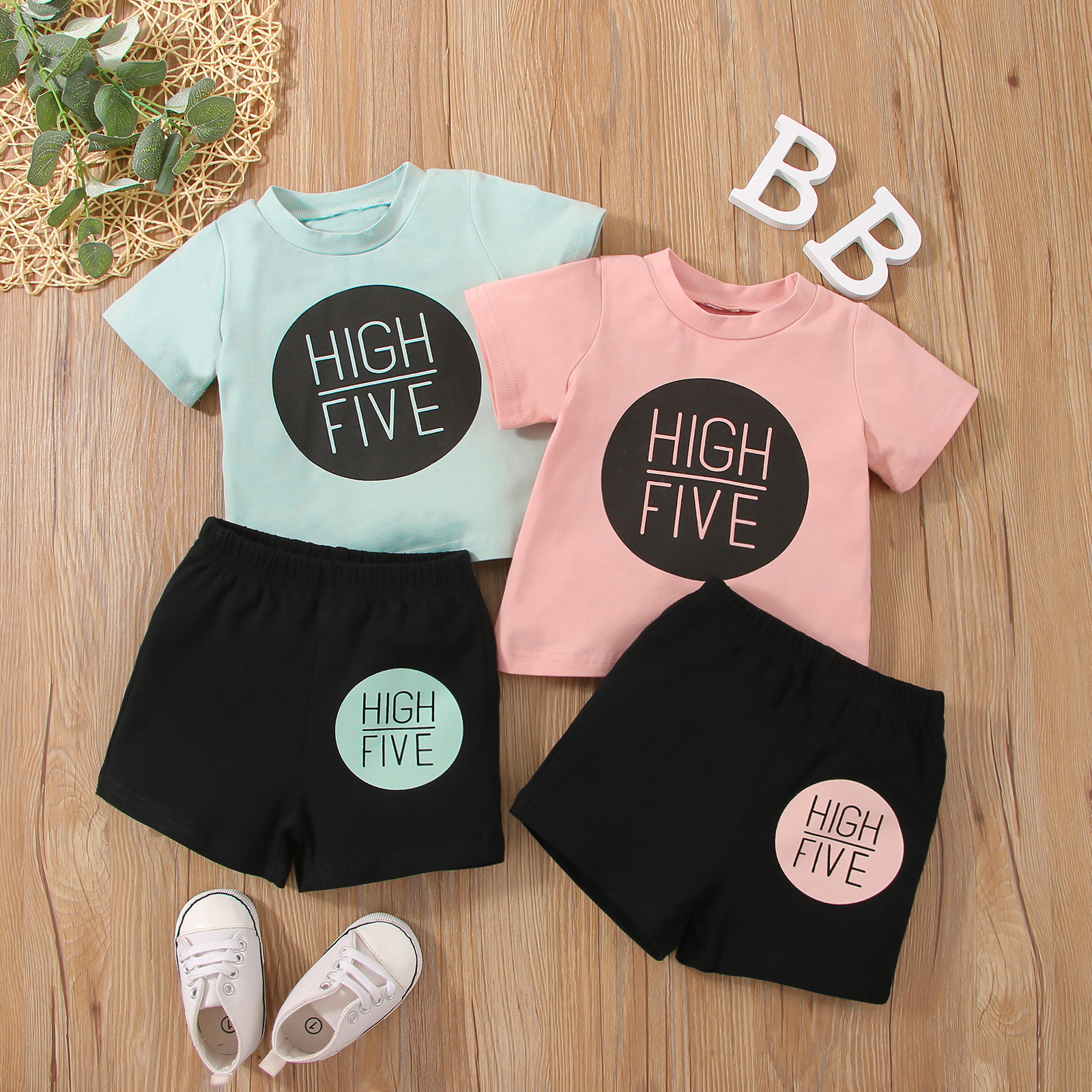 

2pcs Baby Girl Letter Print Short-sleeve T-shirt and Shorts Set