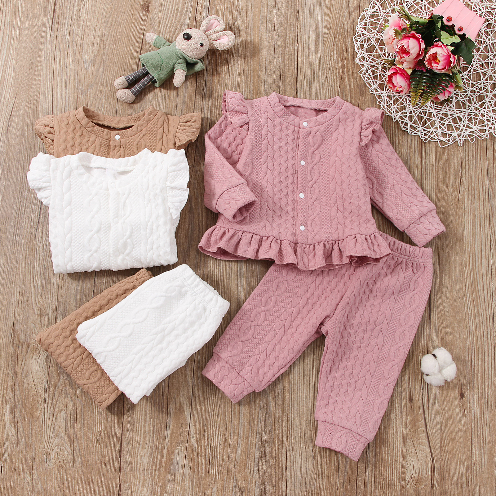 

2pcs Baby Girl Solid Cable Knit Textured Long-sleeve Ruffle Top and Trousers Set
