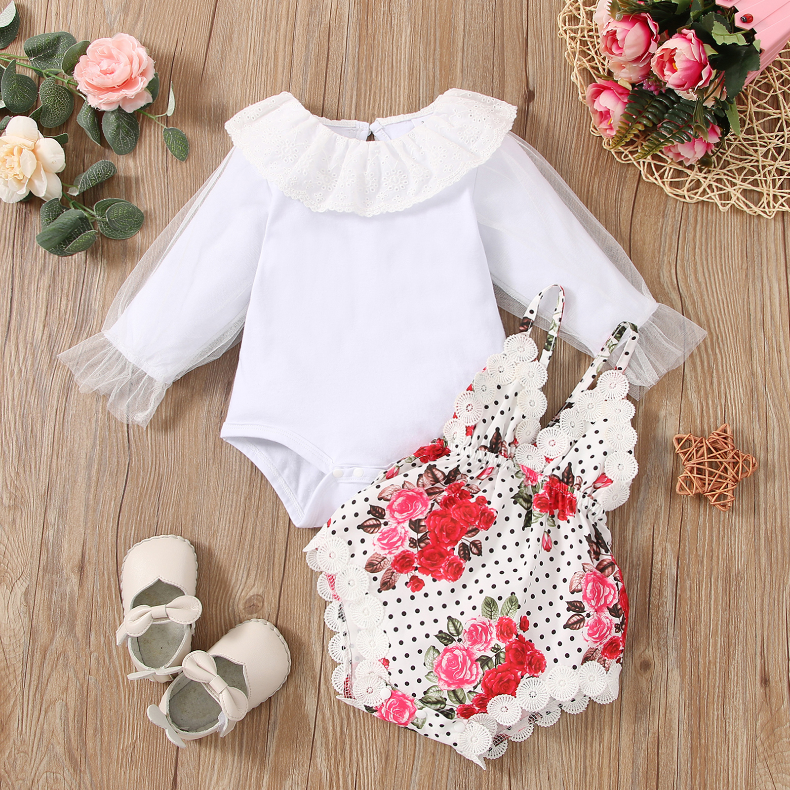 

2pcs Baby Girl Solid Mesh Long-sleeve and Spaghetti Strap Floral Print Romper Bodysuit Set