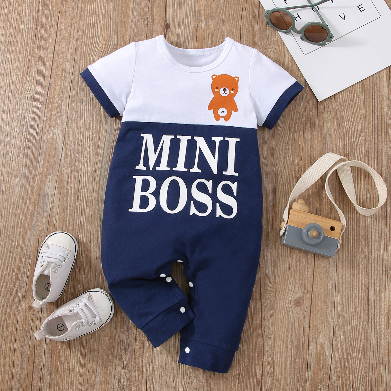 

Baby Boy Cartoon Bear and Letter Print Colorblock Short-sleeve Jumpsuit