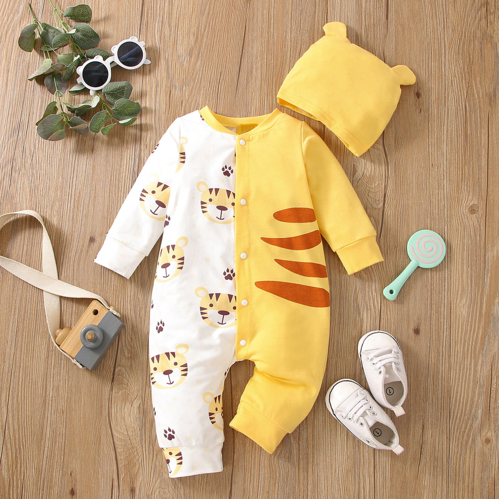 

2pcs Baby Boy Cartoon Tiger Print Long-sleeve Colorblock Jumpsuit with Hat Set