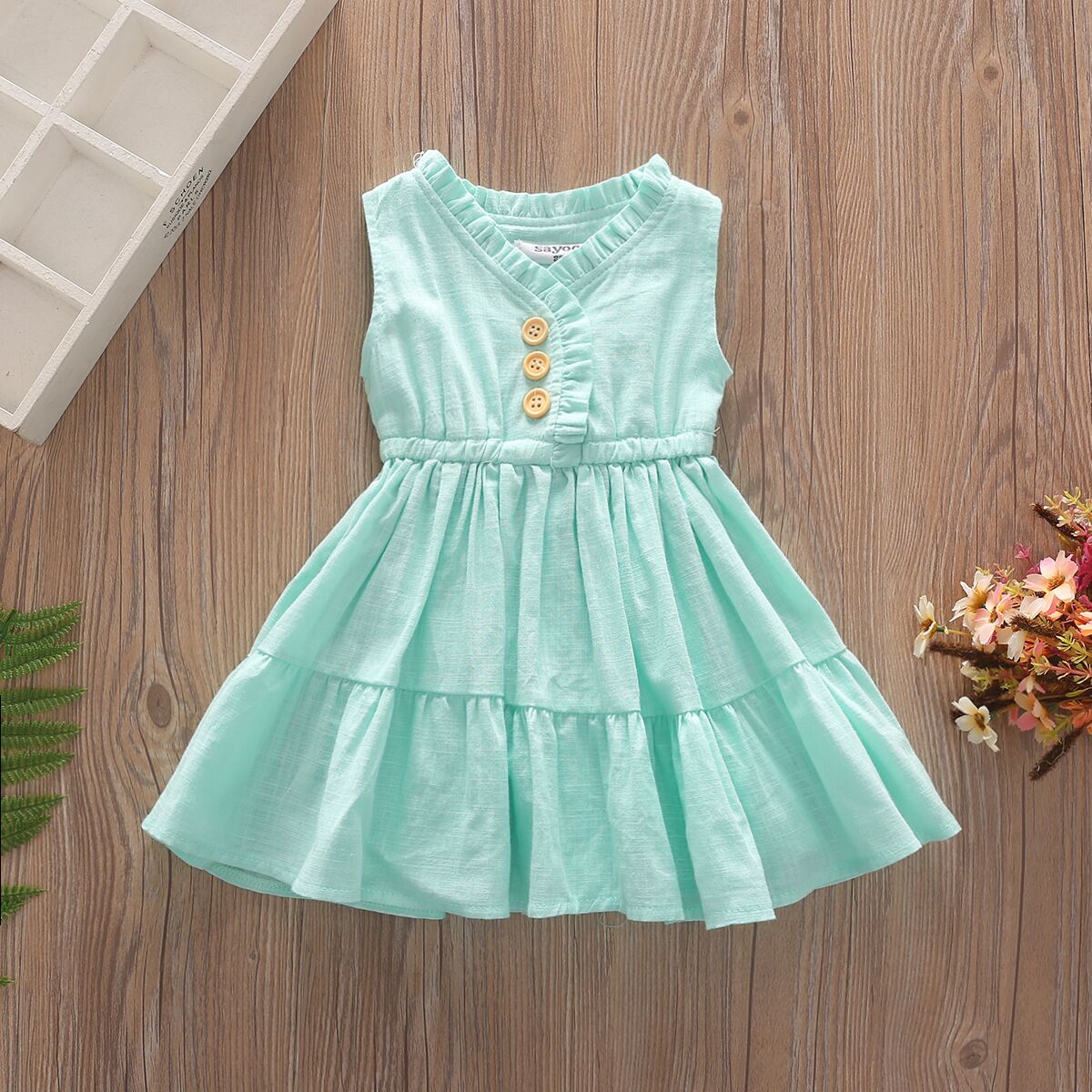 

Solid V-neck Sleeveless Dress