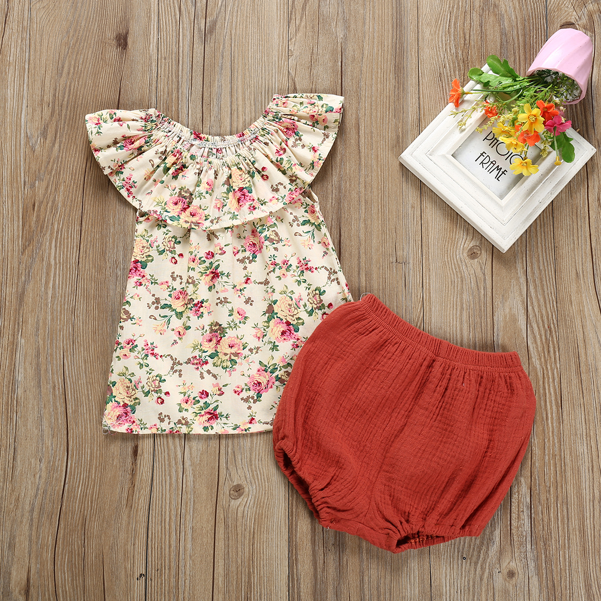

2-piece Floral Top and Shorts Set