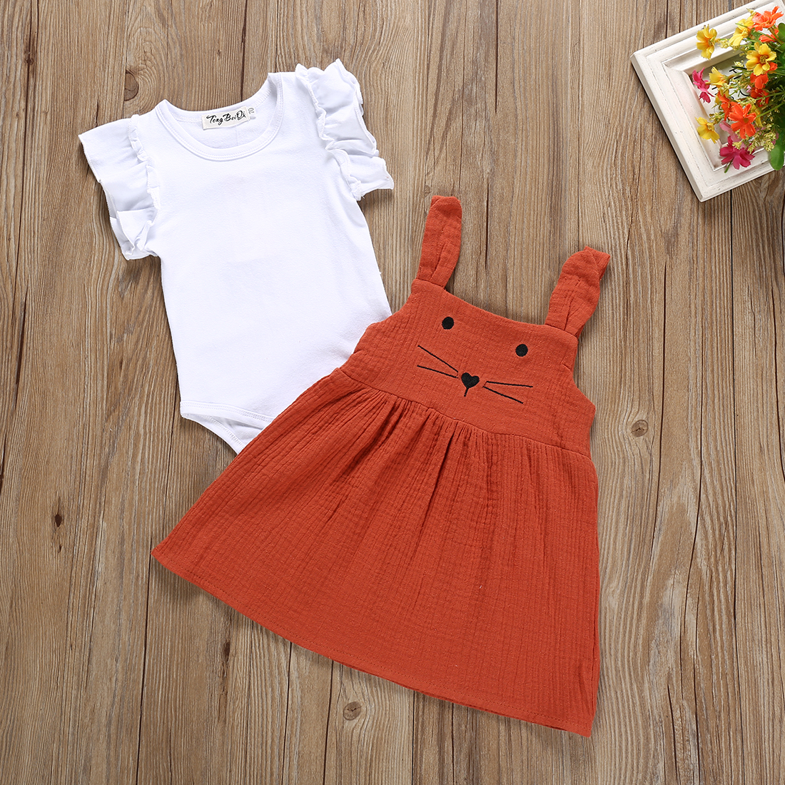 

Baby / Toddler Solid Flutter-sleeve Romper and Suspender Cat Embroidered Skirt Set