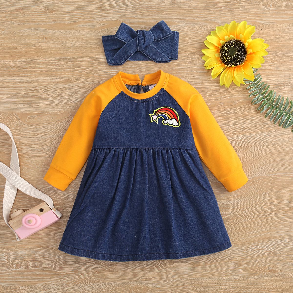 

2pcs Baby Rainbow Embroidered Raglan Sleeve Denim Dress Set