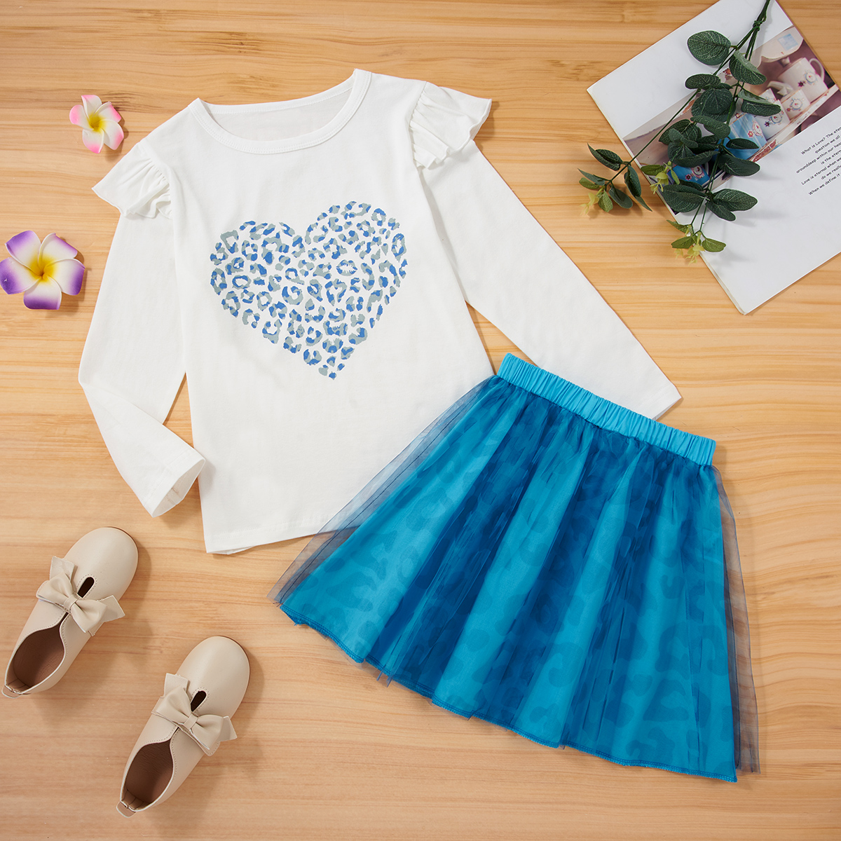 

2-piece Kid Girl Heart Shape Print Ruffled Long-sleeve Top and Leopard Mesh Skirt Set